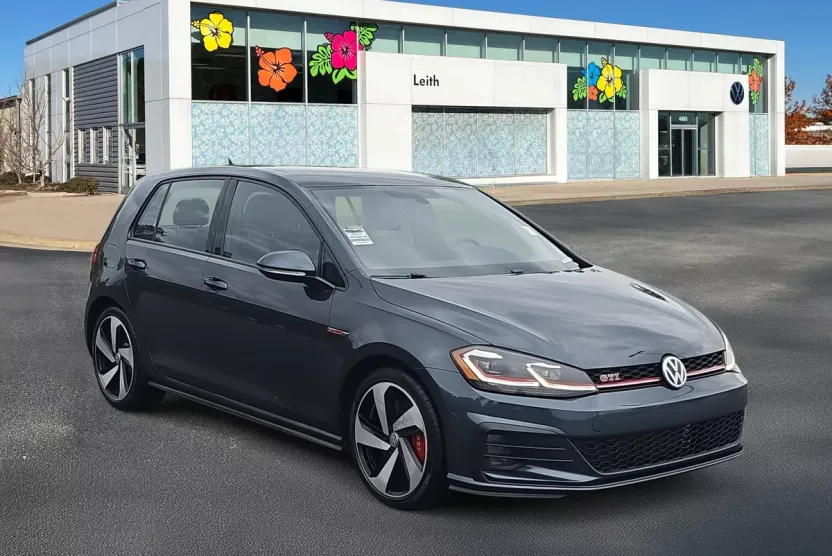 2020 Volkswagen Golf GTI SE photo 1