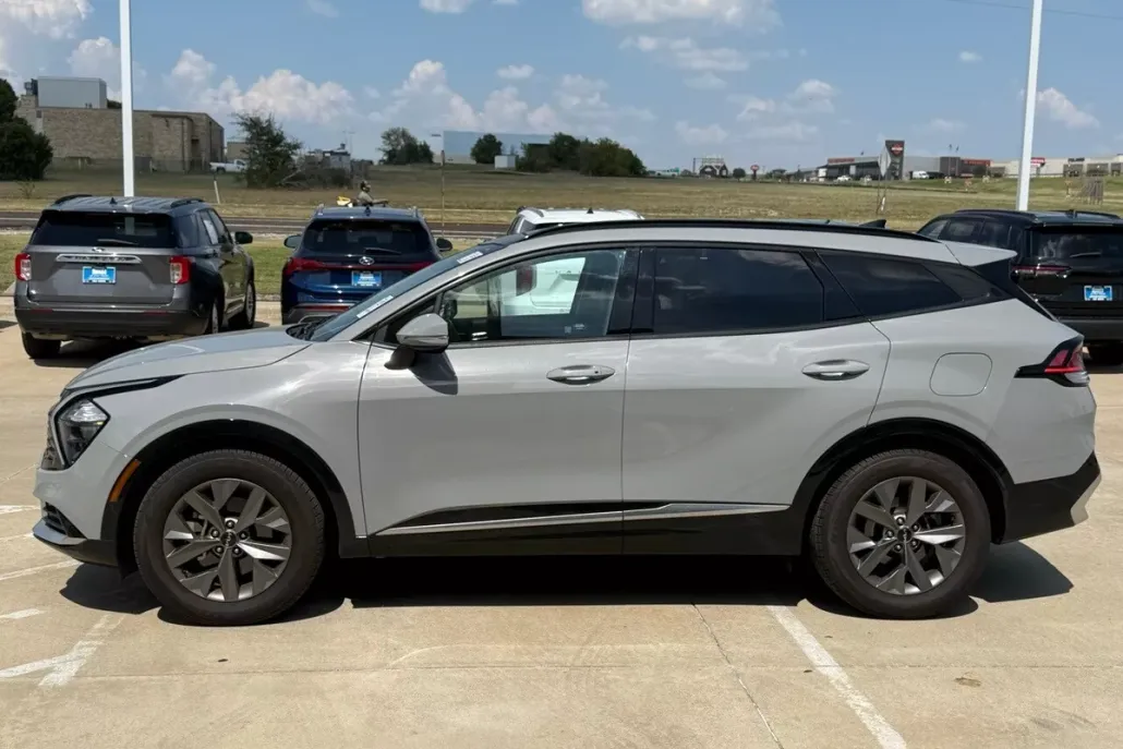 2023 Kia Sportage SX photo 1