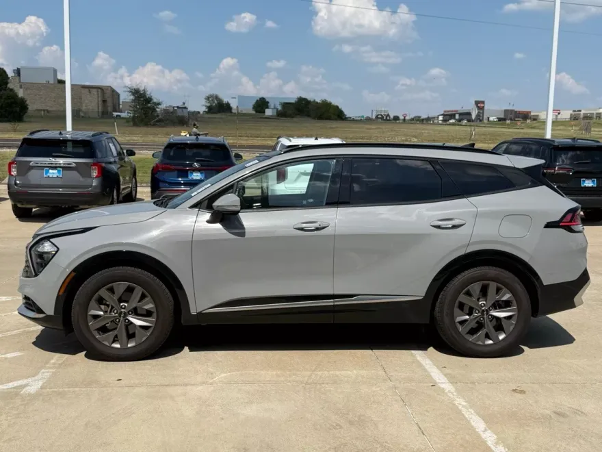 2023 Kia Sportage SX photo 1