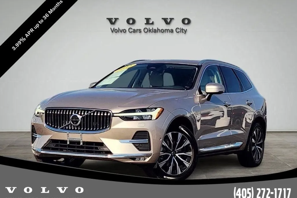 2023 Volvo XC60 Plus photo 1