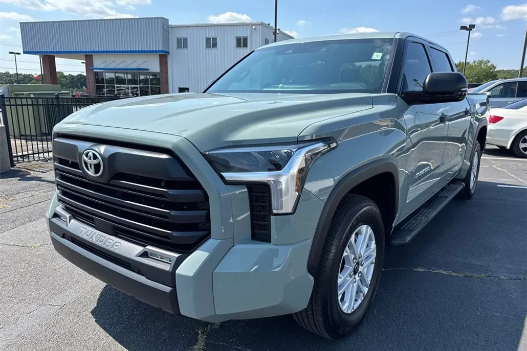 2025 Toyota Tundra SR5 photo 1