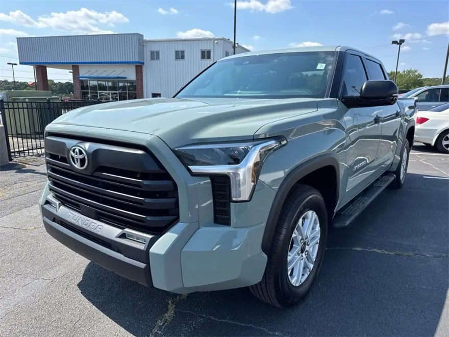 2025 Toyota Tundra SR5 photo 1