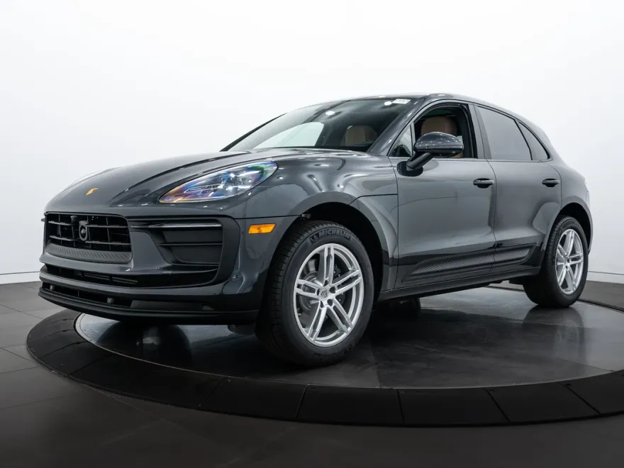 2025 Porsche Macan Base photo 1