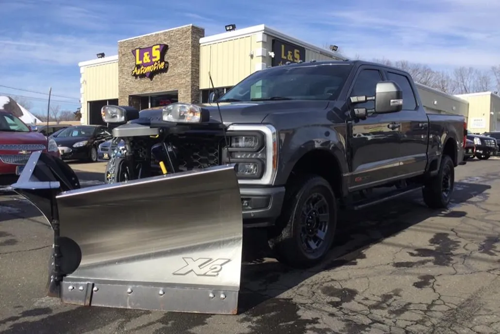 2023 Ford F-350 Lariat photo 1