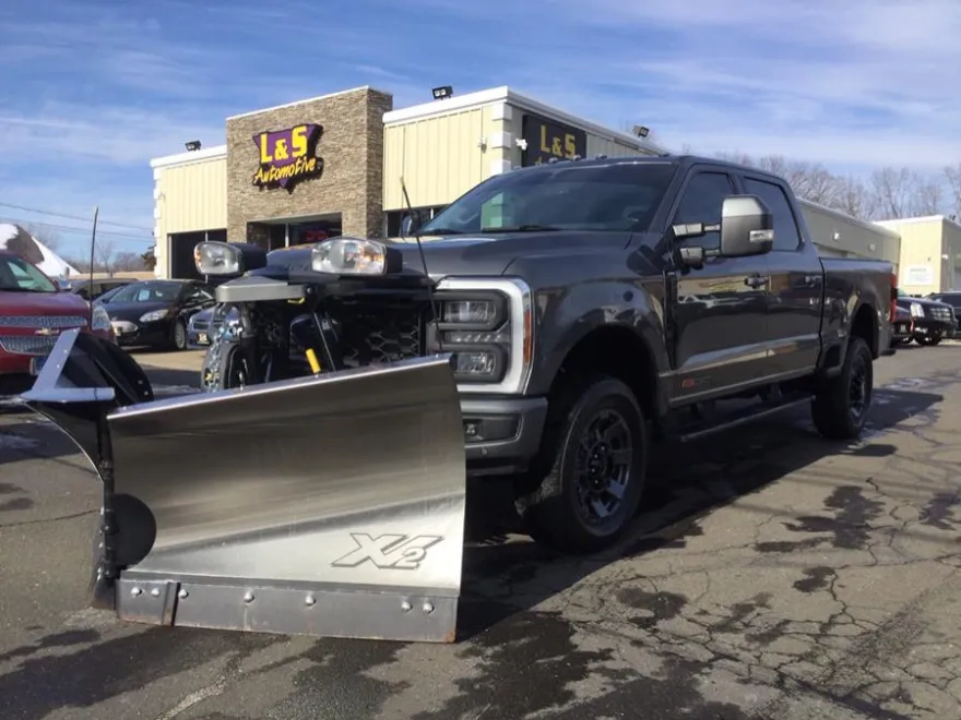 2023 Ford F-350 Lariat photo 1