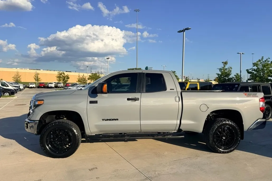 2018 Toyota Tundra SR5 TRD Pro photo 1