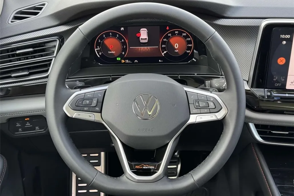 2025 Volkswagen Atlas Peak Edition SE photo 1