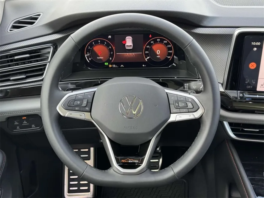 2025 Volkswagen Atlas Peak Edition SE photo 1