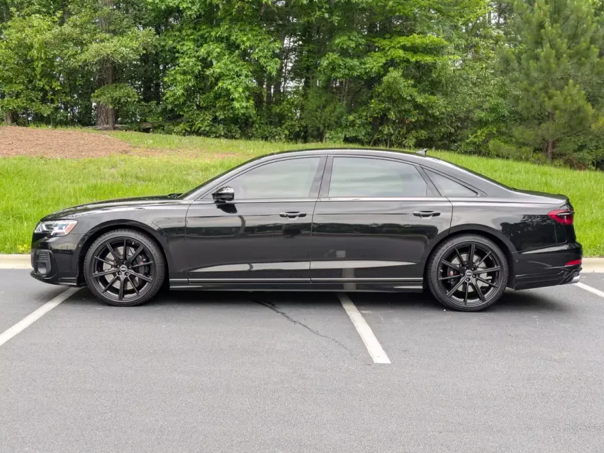 2024 Audi S8 Quattro photo 1
