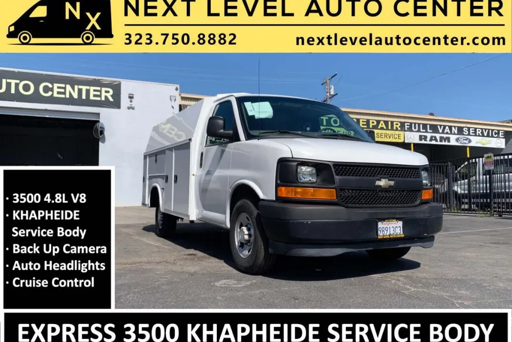 2017 Chevrolet Express 3500 Cutaway photo 1