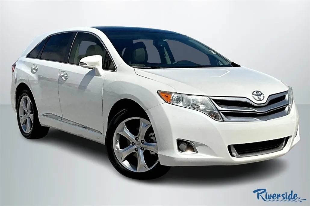 2015 Toyota Venza XLE photo 1
