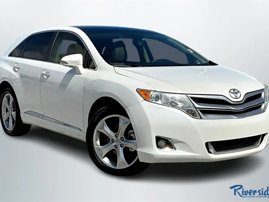 2015 Toyota Venza XLE photo 1