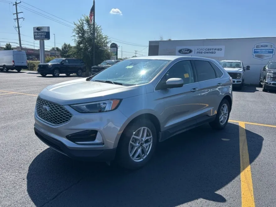 2024 Ford Edge SEL photo 1