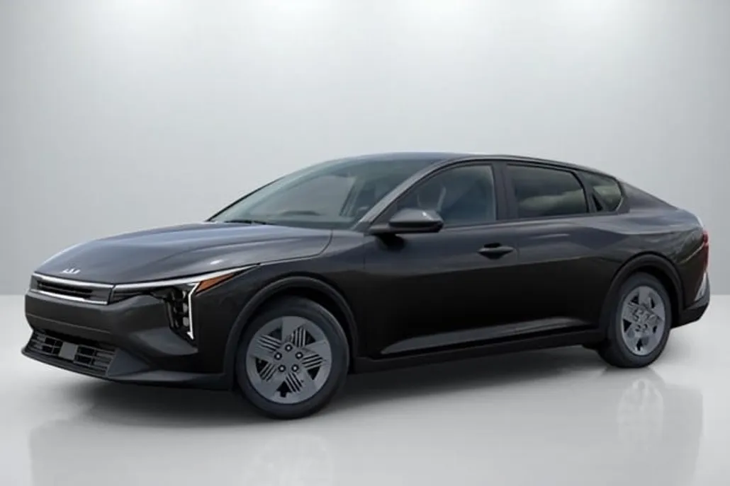 2025 Kia K4 LX photo 1