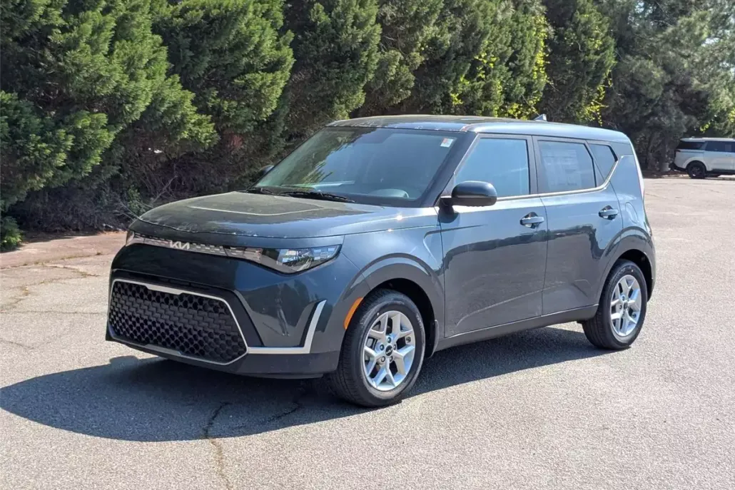 2025 Kia Soul LX photo 1