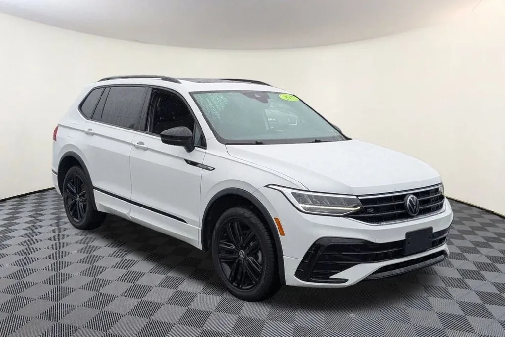 2022 Volkswagen Tiguan SE R-Line Black photo 1