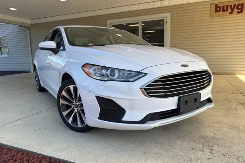2019 Ford Fusion SE photo 1