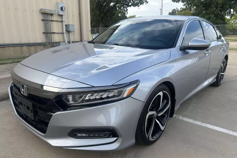 2018 Honda Accord Sport photo 1