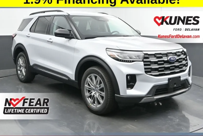 2025 Ford Explorer photo 1