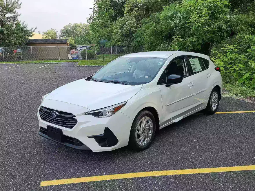 2025 Subaru Impreza Base photo 1