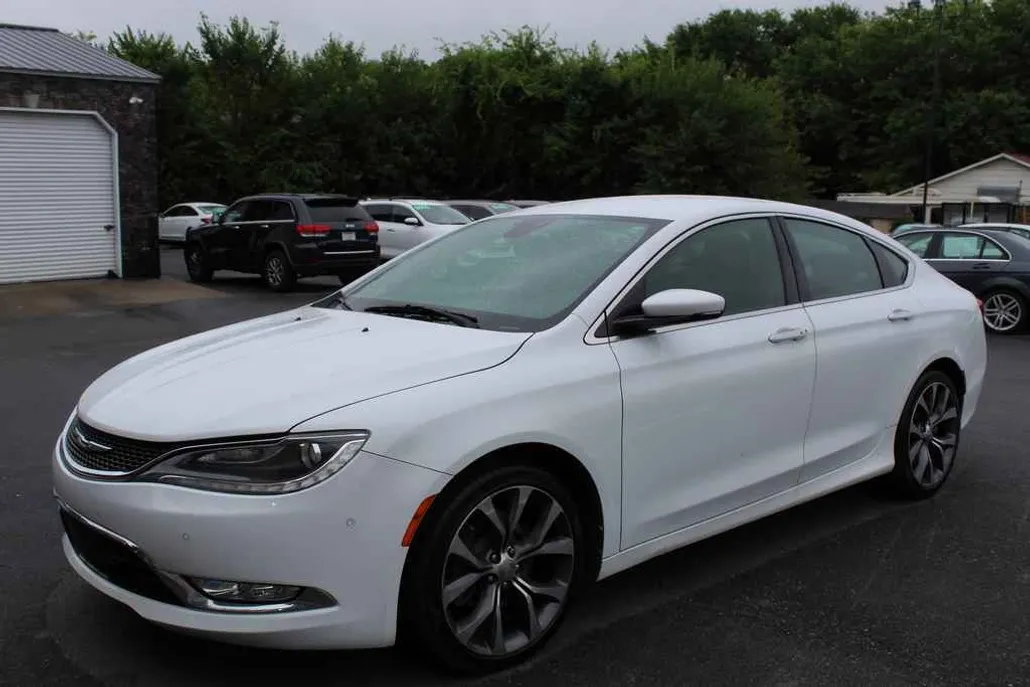 2015 Chrysler 200 C photo 1