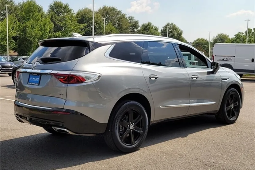 2023 Buick Enclave Essence photo 1