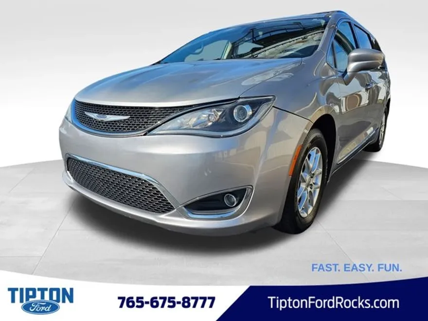2020 Chrysler Pacifica Touring L photo 1