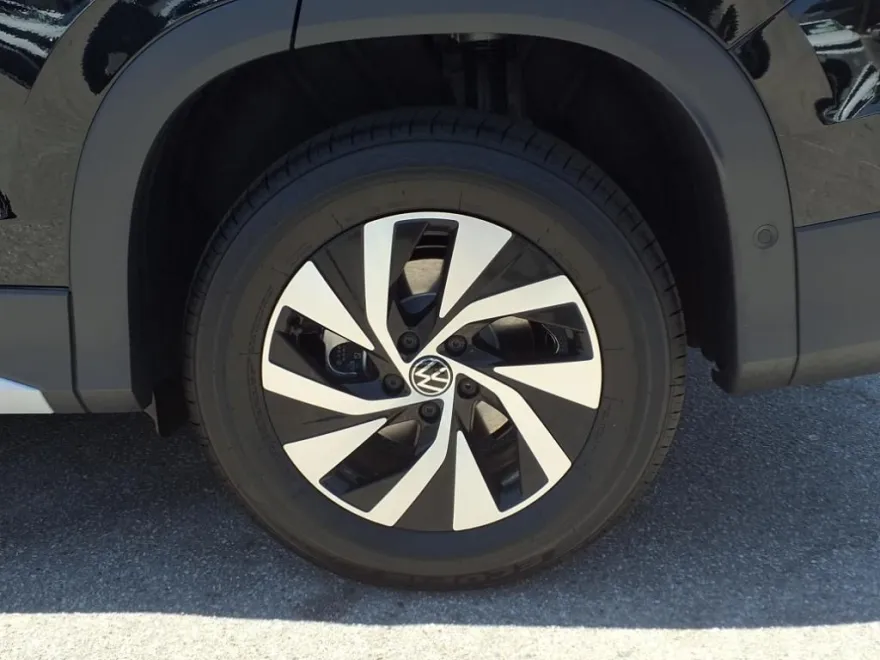 2025 Volkswagen Tiguan S photo 1