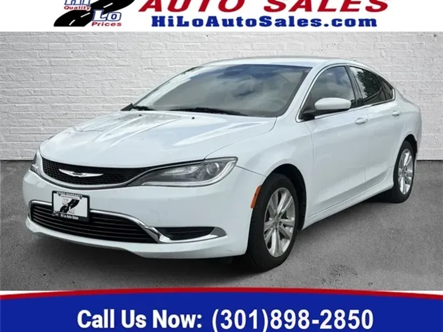 2016 Chrysler 200 Limited photo 1