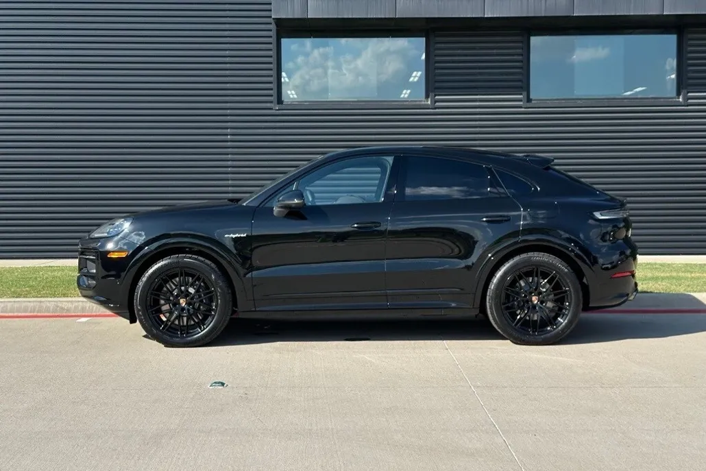 2026 Porsche Cayenne E-Hybrid Coupe photo 1