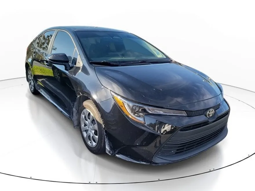 2025 Toyota Corolla LE photo 1
