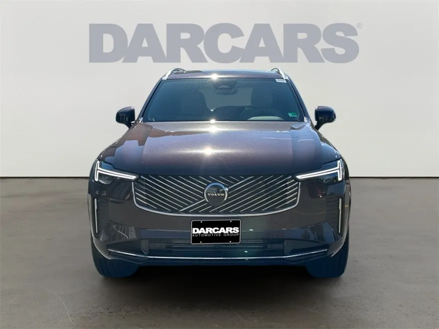 2025 Volvo XC90 T8 Core photo 1
