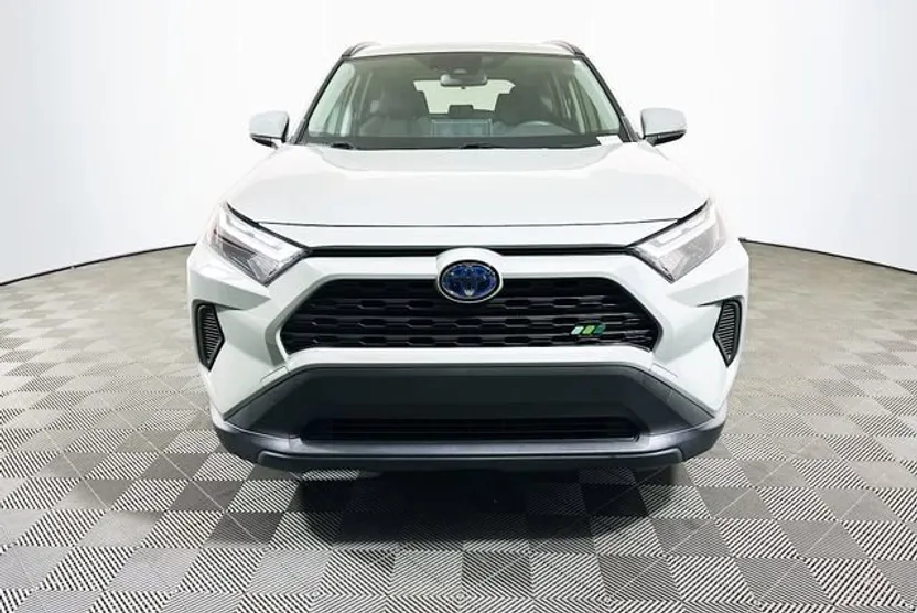 2022 Toyota RAV4 Hybrid XLE photo 1