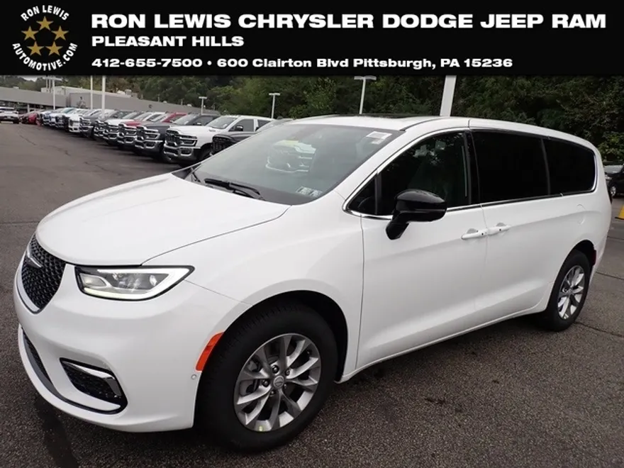 2026 Chrysler Pacifica photo 1