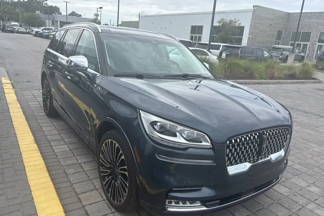 2021 Lincoln Aviator Black Label photo 1