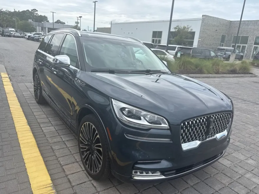 2021 Lincoln Aviator Black Label photo 1
