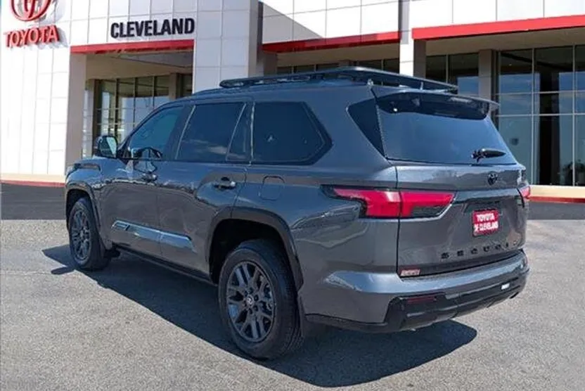 2026 Toyota Sequoia Platinum photo 1