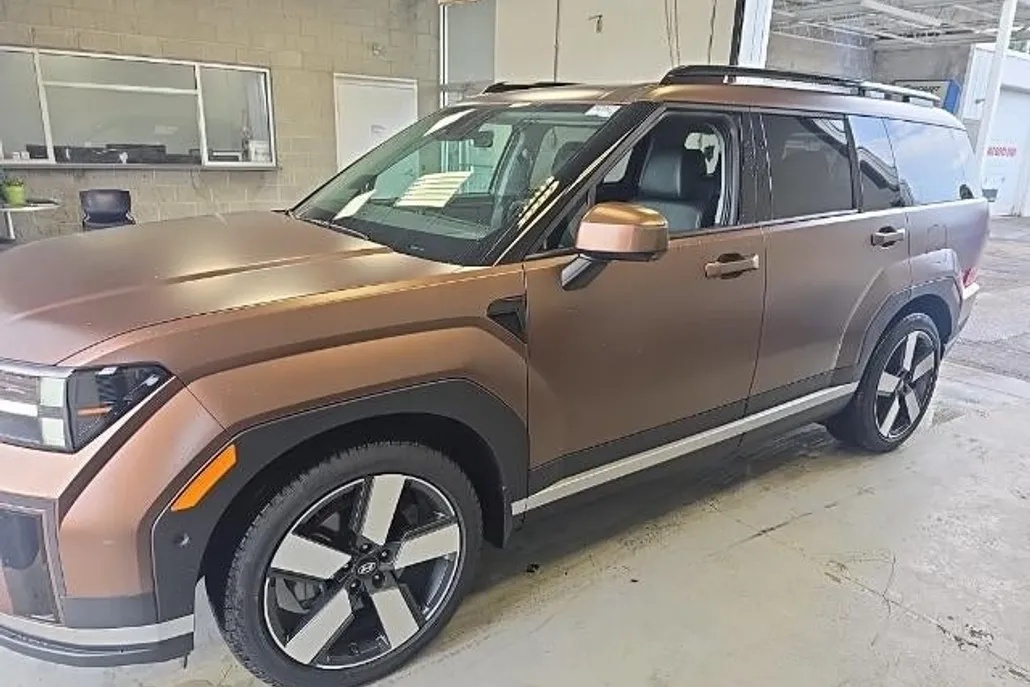 2024 Hyundai Santa Fe Limited photo 1