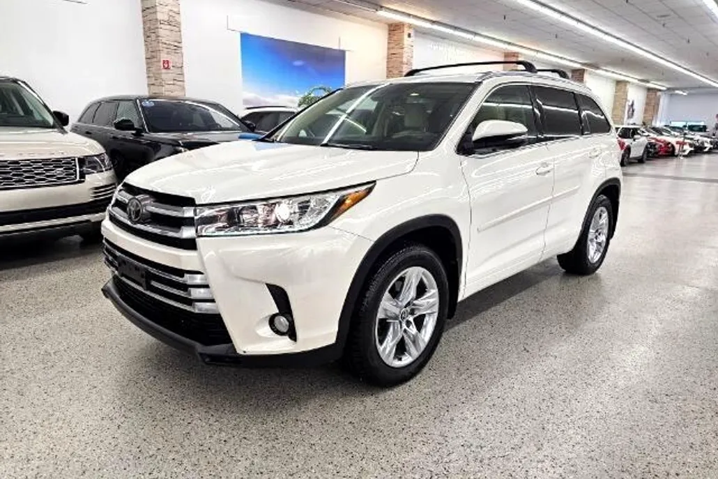 2017 Toyota Highlander Limited photo 1
