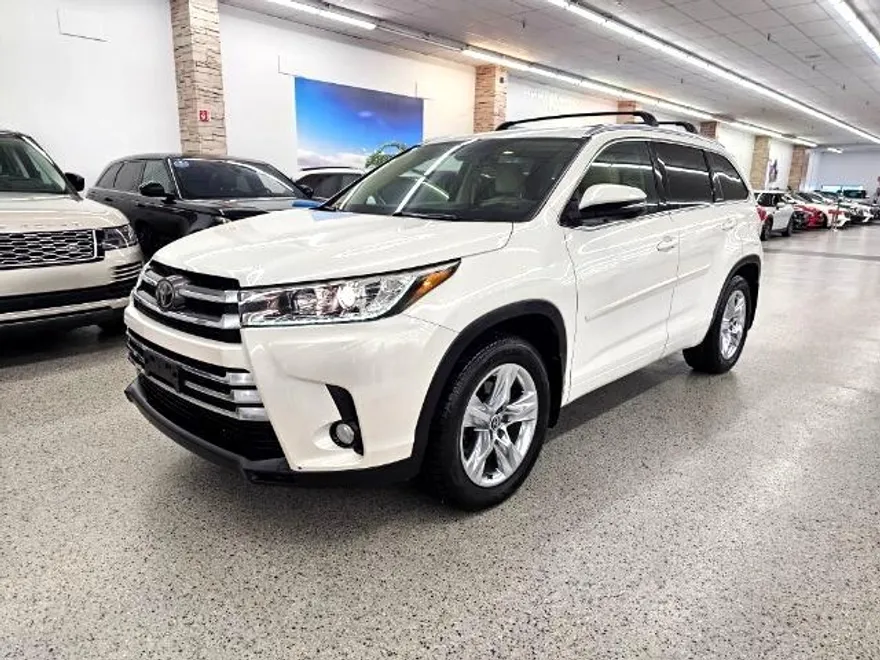 2017 Toyota Highlander Limited photo 1
