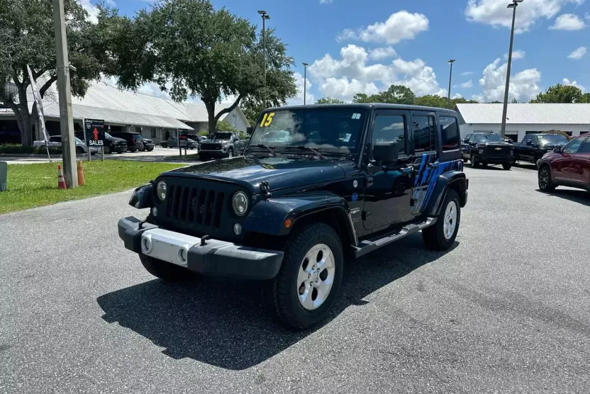 2015 Jeep Wrangler Unlimited Sahara photo 1