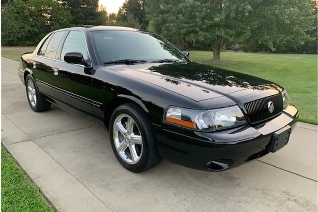 2004 Mercury Marauder photo 1