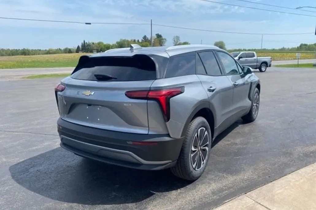 2025 Chevrolet Blazer EV photo 1