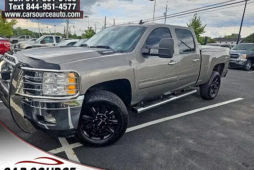 2013 Chevrolet Silverado 2500HD LT photo 1