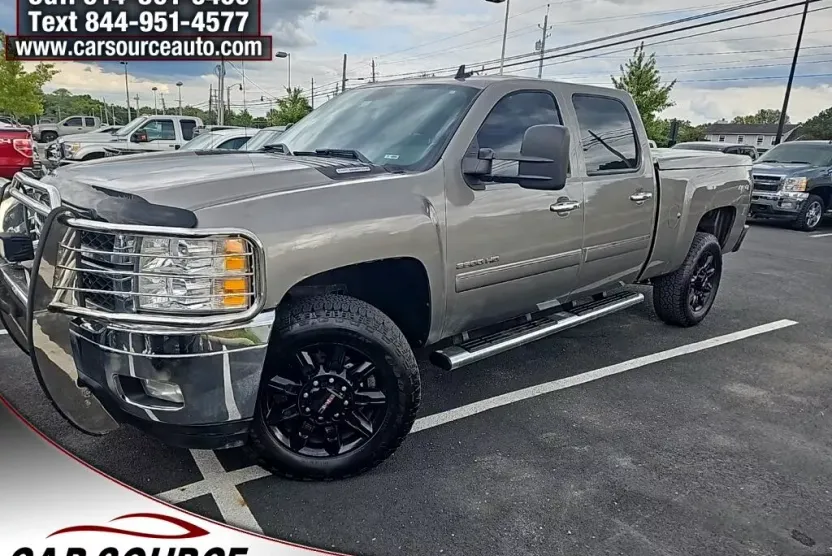 2013 Chevrolet Silverado 2500HD LT photo 1