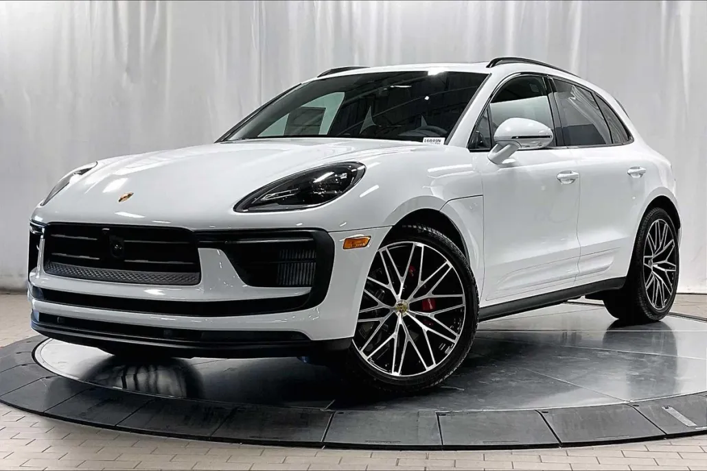 2025 Porsche Macan S photo 1
