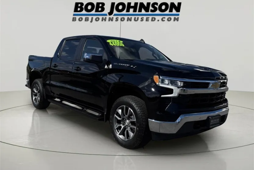 2024 Chevrolet Silverado 1500 LT photo 1