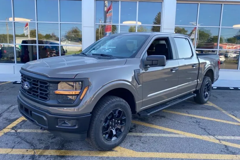 2025 Ford F-150 STX photo 1