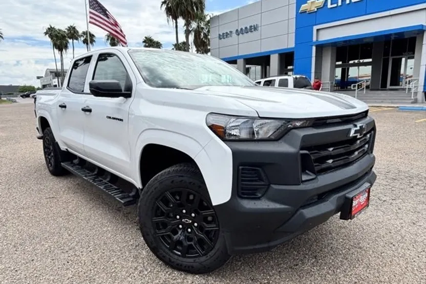 2025 Chevrolet Colorado LT photo 1