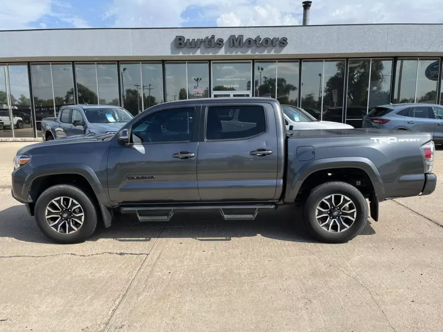 2021 Toyota Tacoma TRD photo 1
